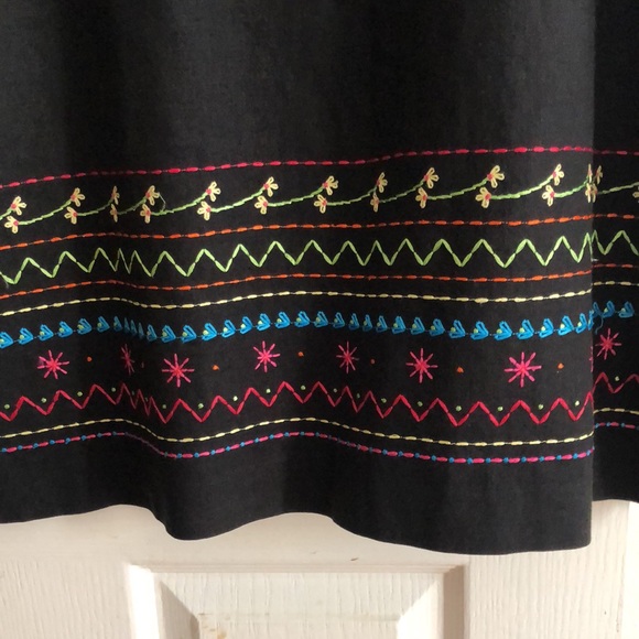 EUC- Gorgeous Embroidered Black Shift Dress - Picture 2 of 8